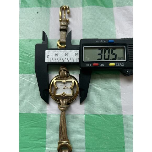 BCBGMAXAZRIA Gold Tone Women’s Quartz Watch main image 9